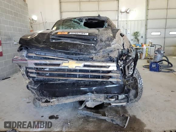 2022 Chevrolet Silverado 3500HD High Country z VIN 1GC4YVEY9NF165555, wystawiony jako Copart lot #57947164 z przebiegiem 46 706 mil mil oraz Szkoda całkowita • Salvage title. Historia ofert i sprzedaży dostępna na DreamBid. Obrazek 5.