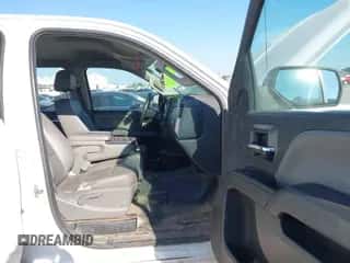 2018 Chevrolet Silverado 2500HD Work Truck с VIN 1GC1CUEG3JF231479, выставлен на аукционе IAAI как лот 43397720 с пробегом 36 332 миль миль и . История ставок и продаж доступна на DreamBid. Изображение 5.