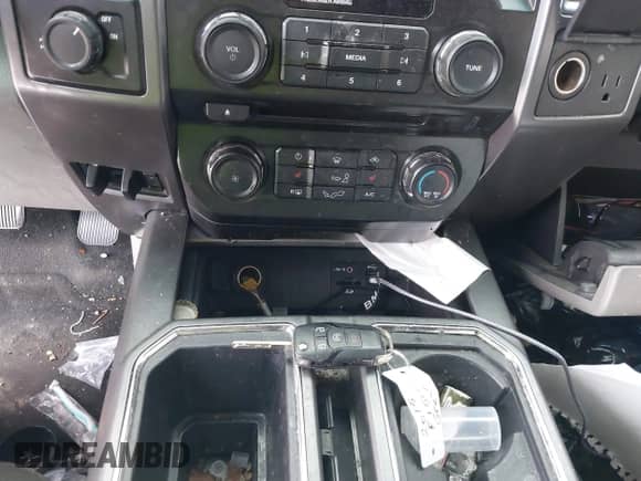 2015 Ford F-150 XL с VIN 1FTEW1CF1FKD16854, выставлен на аукционе IAAI как лот 42416913 с пробегом 149 891 миль миль и . История ставок и продаж доступна на DreamBid. Изображение 11.