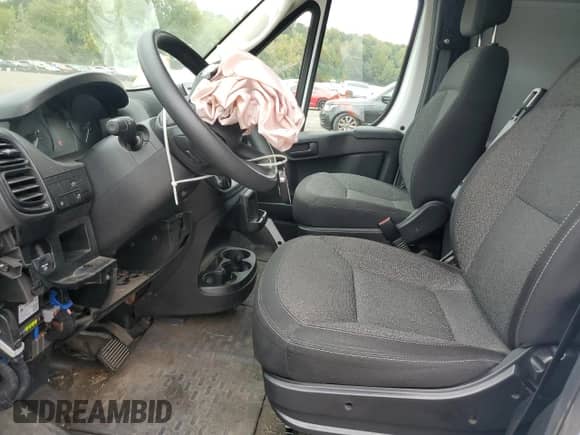 2025 Ram ProMaster Cargo Tradesman с VIN 3C6LRVDG1SE521527, выставлен на аукционе Copart как лот 90949705 с пробегом 35 538 миль миль и Списание • Salvage title. История ставок и продаж доступна на DreamBid. Изображение 7.