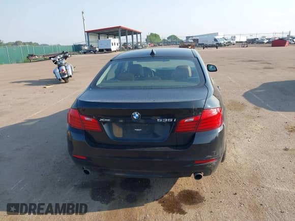 2014 BMW 5 Series 535i xDrive с VIN WBA5B3C59ED538492, выставлен на аукционе IAAI как лот 42454186 с пробегом 102 160 миль миль и . История ставок и продаж доступна на DreamBid. Изображение 17.