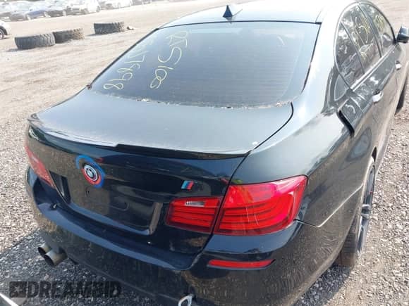 2014 BMW 5 Series 535i xDrive с VIN WBA5B3C59ED539402, выставлен на аукционе IAAI как лот 42945512 с пробегом Не указан миль и . История ставок и продаж доступна на DreamBid. Изображение 15.