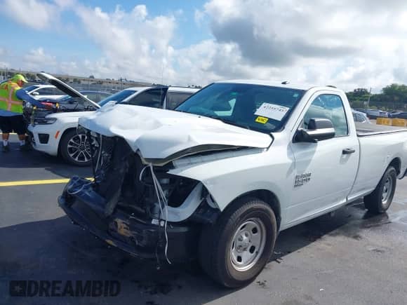 2022 Ram 1500 Tradesman с VIN 3C6JR6DG1NG300872, выставлен на аукционе IAAI как лот 42255745 с пробегом 30 727 миль миль и . История ставок и продаж доступна на DreamBid. Изображение 18.