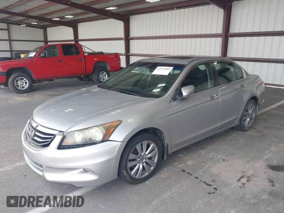 2011 Honda Accord EX z VIN 1HGCP3F70BA000884, wystawiony jako IAAI lot #42535804 z przebiegiem 93 956 mil mil oraz . Historia ofert i sprzedaży dostępna na DreamBid. Obrazek 18.