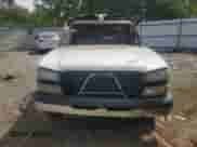 2003 Chevrolet Silverado 1500 Work Truck с VIN 1GCEC14X33Z350572, выставлен на аукционе Copart как лот 68664425 с пробегом Не указан миль и На запчасти • Non repairable. История ставок и продаж доступна на DreamBid. Изображение 5.