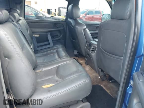2003 Chevrolet Avalanche с VIN 3GNEC13T63G156320, выставлен на аукционе IAAI как лот 43032163 с пробегом 203 960 миль миль и . История ставок и продаж доступна на DreamBid. Изображение 8.