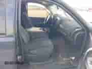 2008 Chevrolet Silverado 1500 1LT z VIN 3GCEC13J38G275229, wystawiony jako IAAI lot #43504759 z przebiegiem 214 322 mil mil oraz . Historia ofert i sprzedaży dostępna na DreamBid. Obrazek 5.