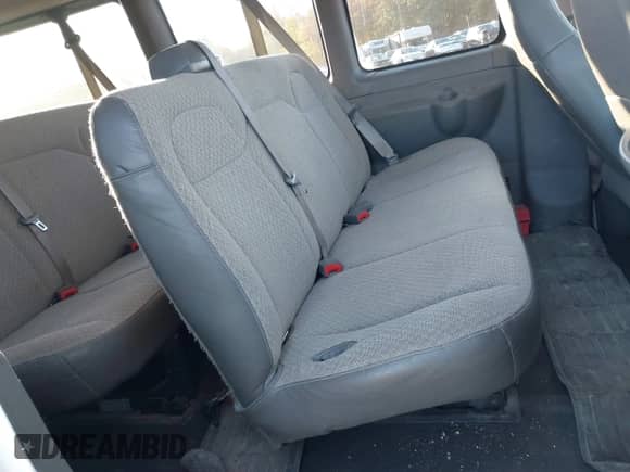 2020 Chevrolet Express Passenger LT с VIN 1GAZGPFGXL1213383, выставлен на аукционе IAAI как лот 40589992 с пробегом 101 672 миль миль и . История ставок и продаж доступна на DreamBid. Изображение 8.