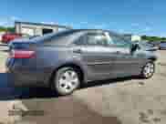 2007 Toyota Camry CE z VIN 4T1BE46K57U514953, wystawiony jako Copart lot #70190895 z przebiegiem Nie podano mil oraz Szkoda całkowita • Salvage title. Historia ofert i sprzedaży dostępna na DreamBid. Obrazek 3.