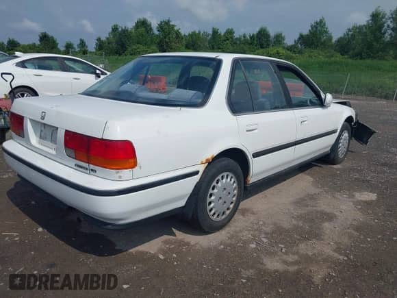 1992 Honda Accord with VIN 1HGCB765XNA045324, listed as a IAAI auction lot 42646903 with 160,096 mi miles and . Bid and sale history available at DreamBid. Image 4.