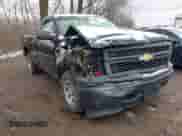 2015 Chevrolet Silverado 1500 Work Truck z VIN 1GCNKPEH2FZ345171, wystawiony jako IAAI lot #41737910 z przebiegiem 52 257 mil mil oraz . Historia ofert i sprzedaży dostępna na DreamBid. Obrazek 1.