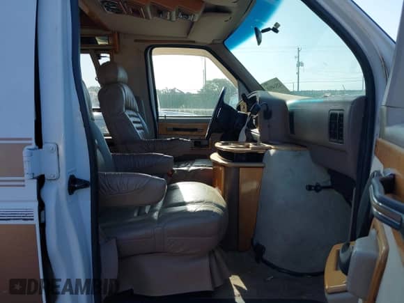 1996 Ford Econoline Cargo with VIN 1FDEE14N4THA59332, listed as a IAAI auction lot 42514910 with 107,511 mi miles and . Bid and sale history available at DreamBid. Image 5.