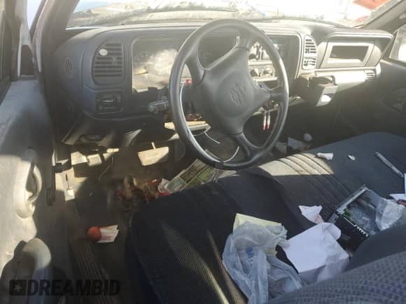1997 Chevrolet Silverado 2500 z VIN 1GCGC24RXVZ197689, wystawiony jako Copart lot #72719244 z przebiegiem 328 172 mil mil oraz Nie do naprawy • Non repairable. Historia ofert i sprzedaży dostępna na DreamBid. Obrazek 8.