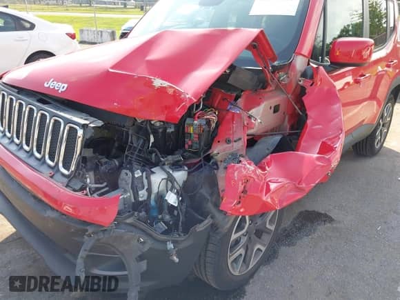 2018 Jeep Renegade Latitude with VIN ZACCJBBB1JPJ37252, listed as a IAAI auction lot 42874480 with 36,943 mi miles and . Bid and sale history available at DreamBid. Image 6.