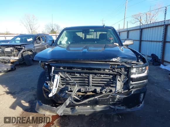2017 Chevrolet Silverado 1500 LTZ z VIN 3GCUKSEJ2HG286384, wystawiony jako IAAI lot #40919828 z przebiegiem 105 537 mil mil oraz . Historia ofert i sprzedaży dostępna na DreamBid. Obrazek 13.