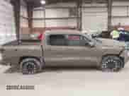 2024 Nissan Frontier SV z VIN 1N6ED1EJ7RN656324, wystawiony jako IAAI lot #42953164 z przebiegiem 12 085 mil mil oraz . Historia ofert i sprzedaży dostępna na DreamBid. Obrazek 6.