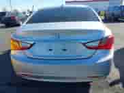 2013 Hyundai Sonata GLS z VIN 5NPEB4AC3DH681294, wystawiony jako IAAI lot #43496334 z przebiegiem 103 263 mil mil oraz . Historia ofert i sprzedaży dostępna na DreamBid. Obrazek 16.