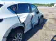 2022 Mazda CX-5 S Select z VIN JM3KFBBM6N0554189, wystawiony jako IAAI lot #42518384 z przebiegiem 46 491 mil mil oraz . Historia ofert i sprzedaży dostępna na DreamBid. Obrazek 6.