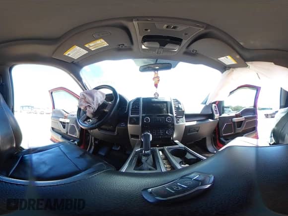 2016 Ford F-150 XLT z VIN 1FTFW1EF7GFB55776, wystawiony jako IAAI lot #43295516 z przebiegiem 193 021 mil mil oraz . Historia ofert i sprzedaży dostępna na DreamBid. Obrazek 17.