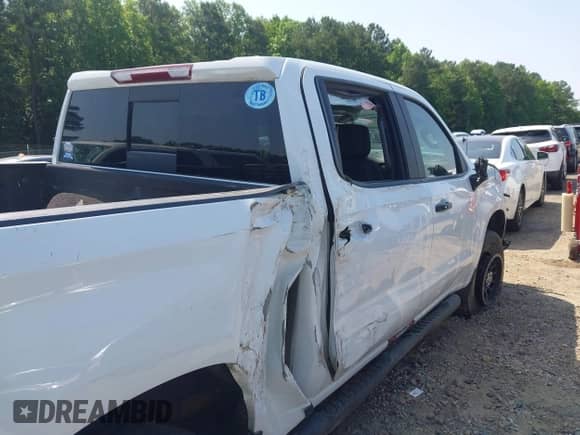 2022 Chevrolet Silverado 1500 LT Trail Boss z VIN 1GCPYFED7NZ146324, wystawiony jako IAAI lot #42416840 z przebiegiem 69 309 mil mil oraz . Historia ofert i sprzedaży dostępna na DreamBid. Obrazek 20.