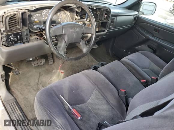 2006 Chevrolet Silverado 1500 Work Truck with VIN 1GCEC19V96Z226463, listed as a Copart auction lot 78623994 with 217,192 mi miles and Salvage title. Bid and sale history available at DreamBid. Image 8.