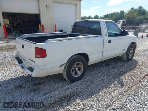 1997 Chevrolet S-10 LS с VIN 1GCCS1446VK137689, выставлен на аукционе IAAI как лот 43476760 с пробегом 189 423 миль миль и . История ставок и продаж доступна на DreamBid. Изображение 4.