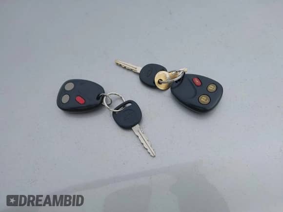 2007 Chevrolet Silverado 1500 LT1 z VIN 2GCEK13Z571120973, wystawiony jako IAAI lot #43546578 z przebiegiem 262 737 mil mil oraz . Historia ofert i sprzedaży dostępna na DreamBid. Obrazek 11.