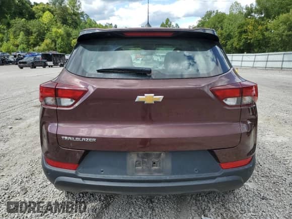 2022 Chevrolet TrailBlazer LS with VIN KL79MMS21NB015665, listed as a Copart auction lot 69924295 with 68,497 mi miles and Salvage title. Bid and sale history available at DreamBid. Image 6.