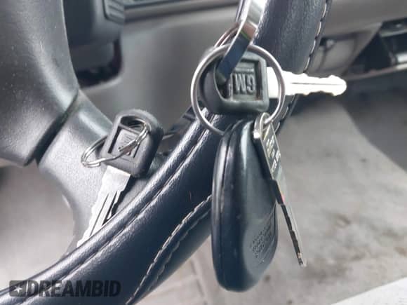 1998 Chevrolet Silverado 1500 with VIN 1GCEK19R3WR107832, listed as a IAAI auction lot 43556368 with 184,511 mi miles and . Bid and sale history available at DreamBid. Image 11.