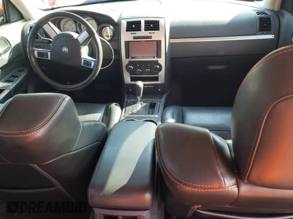 2008 Dodge Charger R/T z VIN 2B3LA53H68H202701, wystawiony jako Copart lot #84745695 z przebiegiem 124 130 mil mil oraz Szkoda całkowita • Salvage title. Historia ofert i sprzedaży dostępna na DreamBid. Obrazek 8.