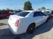 2013 Chrysler 300 S с VIN 2C3CCABG5DH514923, выставлен на аукционе IAAI как лот 43240746 с пробегом 153 802 миль миль и . История ставок и продаж доступна на DreamBid. Изображение 4.