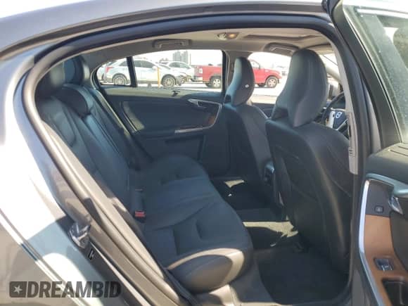 2018 Volvo S60 Inscription Platinum с VIN LYV402HM1JB170408, выставлен на аукционе Copart как лот 47310225 с пробегом 72 247 миль миль и Списание • Salvage title. История ставок и продаж доступна на DreamBid. Изображение 10.