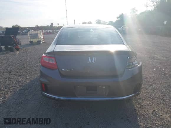 2013 Honda Accord LX-S z VIN 1HGCT1B3XDA016225, wystawiony jako IAAI lot #43234394 z przebiegiem 151 170 mil mil oraz . Historia ofert i sprzedaży dostępna na DreamBid. Obrazek 17.