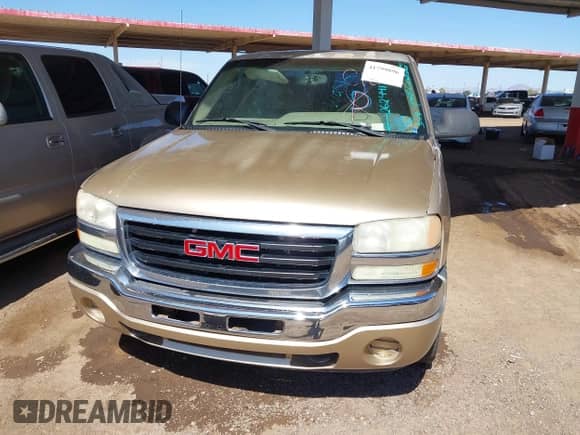 2006 GMC Sierra 1500 SL z VIN 2GTEC13V261282441, wystawiony jako IAAI lot #41799896 z przebiegiem 274 960 mil mil oraz . Historia ofert i sprzedaży dostępna na DreamBid. Obrazek 6.