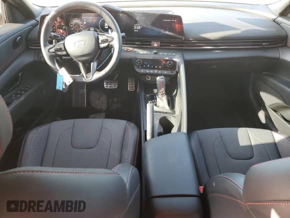 2024 Hyundai Elantra N Line z VIN KMHLR4DF6RU743806, wystawiony jako Copart lot #83874245 z przebiegiem 11 385 mil mil oraz Szkoda całkowita • Salvage title. Historia ofert i sprzedaży dostępna na DreamBid. Obrazek 8.