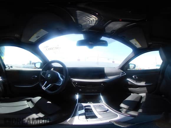 2025 BMW 3 Series M340i с VIN 3MW59FT00S8F00952, выставлен на аукционе IAAI как лот 43071013 с пробегом 5 064 миль миль и . История ставок и продаж доступна на DreamBid. Изображение 19.