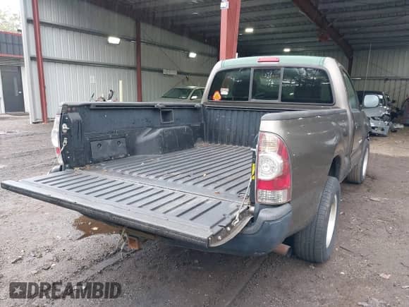2009 Toyota Tacoma с VIN 5TENX22N29Z601462, выставлен на аукционе IAAI как лот 43435588 с пробегом 309 088 миль миль и . История ставок и продаж доступна на DreamBid. Изображение 8.