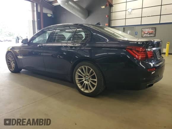 2013 BMW 7 Series 750i xDrive с VIN WBAYB6C50DD223710, выставлен на аукционе Copart как лот 71781475 с пробегом 117 600 миль миль и Чистый • Clean title. История ставок и продаж доступна на DreamBid. Изображение 2.