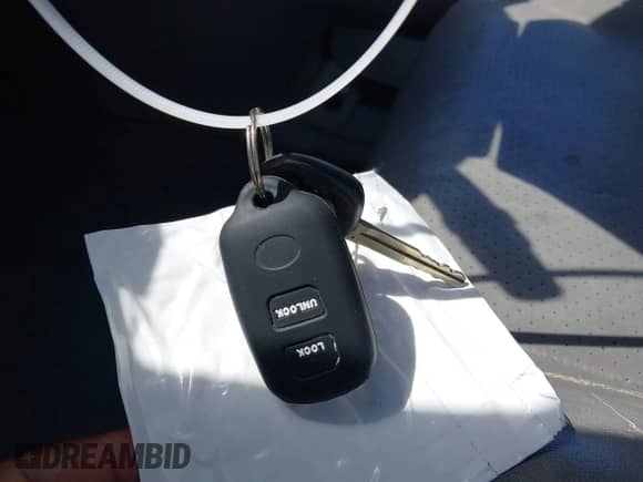 2007 Toyota Highlander z VIN JTEGW21A170020599, wystawiony jako IAAI lot #42675614 z przebiegiem 223 631 mil mil oraz . Historia ofert i sprzedaży dostępna na DreamBid. Obrazek 11.