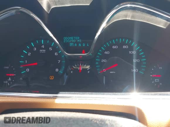 2013 Chevrolet Traverse LT z VIN 1GNKRGKD7DJ135457, wystawiony jako IAAI lot #42769880 z przebiegiem 230 790 mil mil oraz . Historia ofert i sprzedaży dostępna na DreamBid. Obrazek 7.