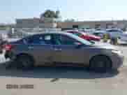 2016 Nissan Altima SV z VIN 1N4AL3AP4GC250154, wystawiony jako IAAI lot #42427546 z przebiegiem 131 884 mil mil oraz . Historia ofert i sprzedaży dostępna na DreamBid. Obrazek 14.