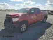 2017 Toyota Tundra SR z VIN 5TFRM5F11HX112088, wystawiony jako Copart lot #87016465 z przebiegiem 99 094 mil mil oraz Szkoda całkowita • Salvage title. Historia ofert i sprzedaży dostępna na DreamBid. Obrazek 1.