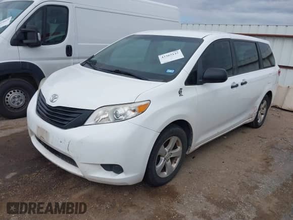 2017 Toyota Sienna L z VIN 5TDZZ3DC4HS873164, wystawiony jako IAAI lot #43365142 z przebiegiem 161 312 mil mil oraz . Historia ofert i sprzedaży dostępna na DreamBid. Obrazek 18.
