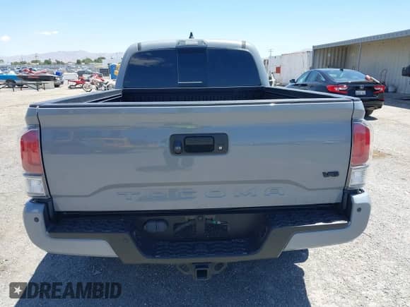 2020 Toyota Tacoma SR5 z VIN 3TMBZ5DN9LM027314, wystawiony jako IAAI lot #42258246 z przebiegiem 81 254 mil mil oraz . Historia ofert i sprzedaży dostępna na DreamBid. Obrazek 17.