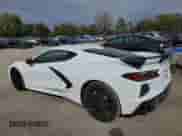 2025 Chevrolet Corvette 3LT z VIN 1G1YC2D48S5106326, wystawiony jako Copart lot #82511725 z przebiegiem 4 661 mil mil oraz Szkoda całkowita • Salvage title. Historia ofert i sprzedaży dostępna na DreamBid. Obrazek 2.