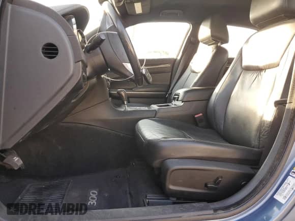 2011 Chrysler 300 Limited с VIN 2C3CA5CG4BH592442, выставлен на аукционе Copart как лот 80274685 с пробегом 124 118 миль миль и Списание • Salvage title. История ставок и продаж доступна на DreamBid. Изображение 7.