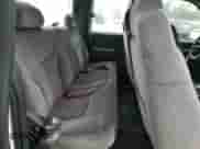 2001 GMC Sierra 1500 SLE z VIN 2GTEC19V011379010, wystawiony jako Copart lot #58369355 z przebiegiem 311 491 mil mil oraz Szkoda całkowita • Salvage title. Historia ofert i sprzedaży dostępna na DreamBid. Obrazek 10.