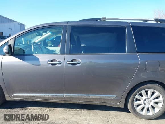 2013 Toyota Sienna XLE AAS with VIN 5TDYK3DC4DS338782, listed as a IAAI auction lot 40951306 with 149,428 mi miles and . Bid and sale history available at DreamBid. Image 14.