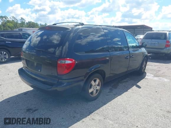 2006 Dodge Grand Caravan SXT z VIN 2D4GP44L16R745198, wystawiony jako IAAI lot #43402615 z przebiegiem 176 677 mil mil oraz . Historia ofert i sprzedaży dostępna na DreamBid. Obrazek 4.