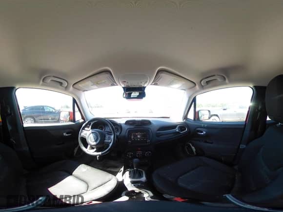 2017 Jeep Renegade Latitude с VIN ZACCJBBB8HPF19128, выставлен на аукционе IAAI как лот 42827934 с пробегом 162 154 миль миль и . История ставок и продаж доступна на DreamBid. Изображение 18.